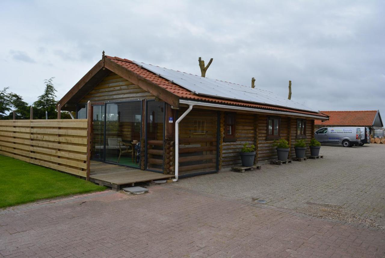 Finse Woning Op Camping De Tulpenweide Breezand Eksteriør billede