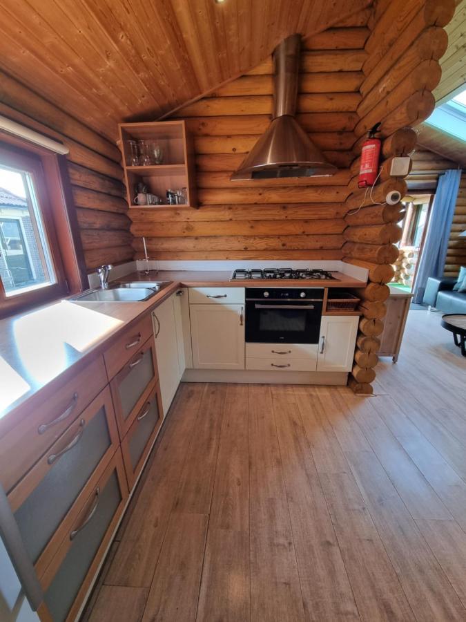 Finse Woning Op Camping De Tulpenweide Breezand Eksteriør billede