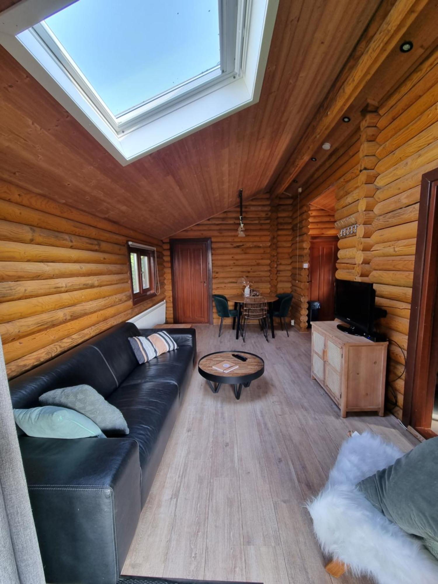 Finse Woning Op Camping De Tulpenweide Breezand Eksteriør billede