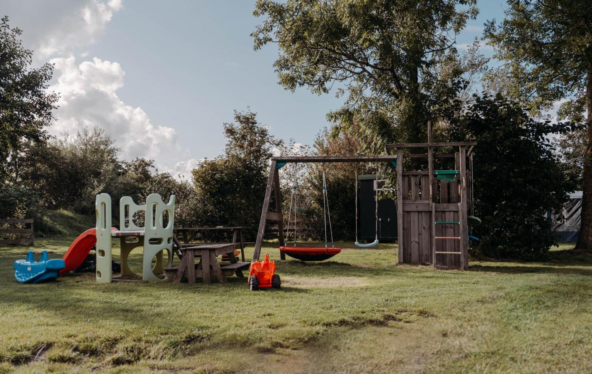 Finse Woning Op Camping De Tulpenweide Breezand Eksteriør billede