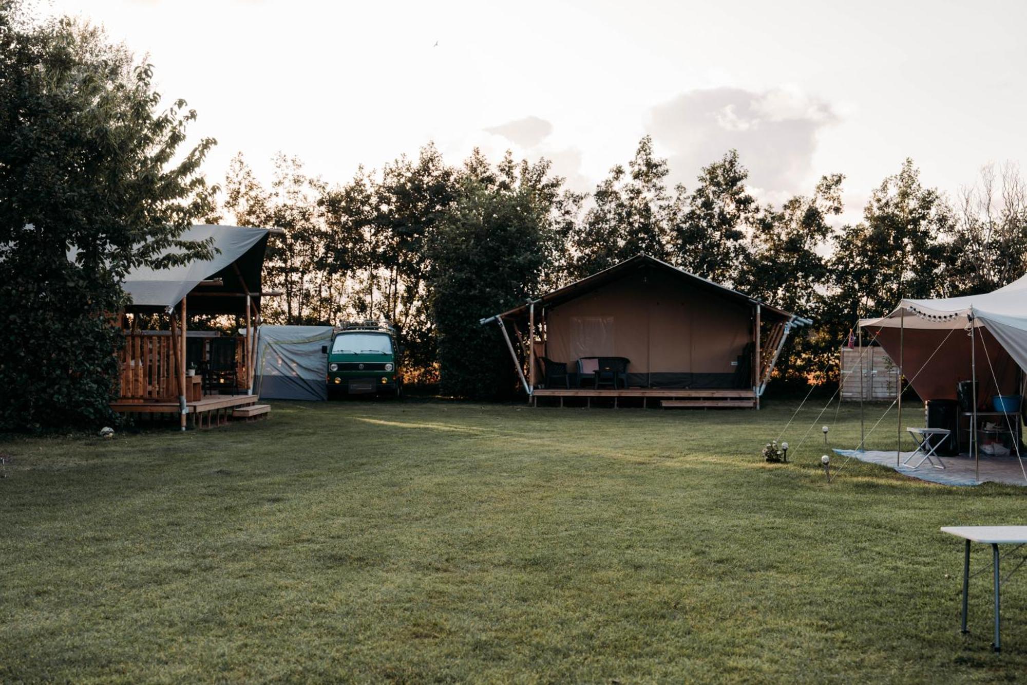 Finse Woning Op Camping De Tulpenweide Breezand Eksteriør billede